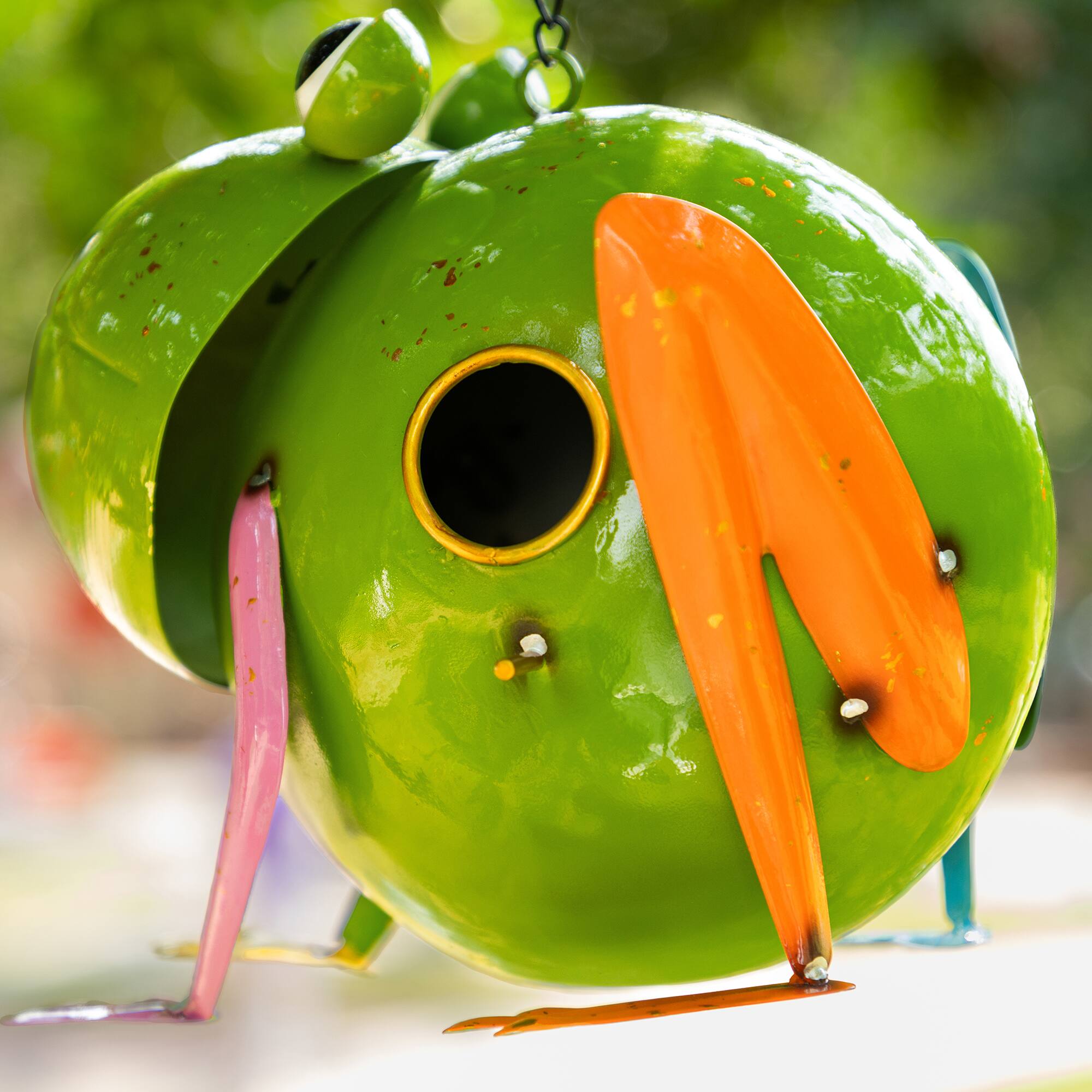 Glitzhome® 9" Metal Glossy Frog Outdoor Garden Birdhouse